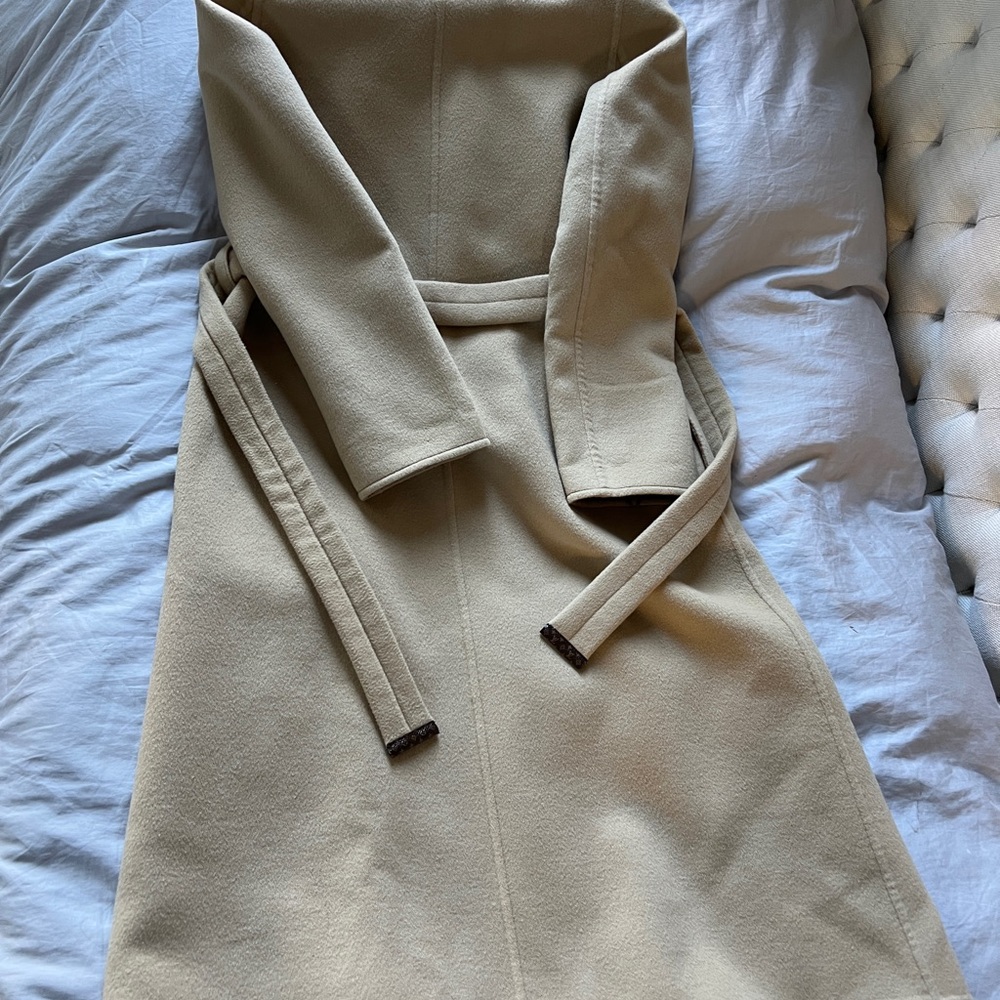 Louis Vuitton Beige Camel Wool wrap coat $7500 retail - Picture 8 of 8
